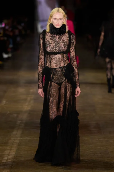 Look 13